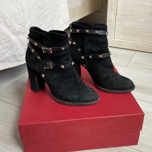 Valentino Black Rockstud City Suede Studded Ankle Heel Boots/Booties